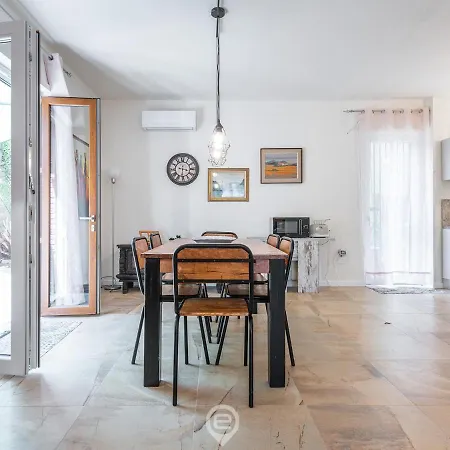 Apartment Diamond Cagliari