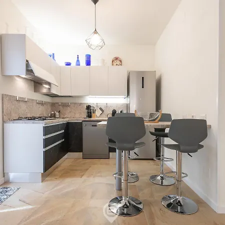 Diamond Apartment